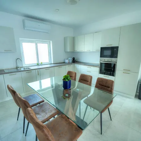 Duplex 2 Bedroom With Terrace Edag1-1