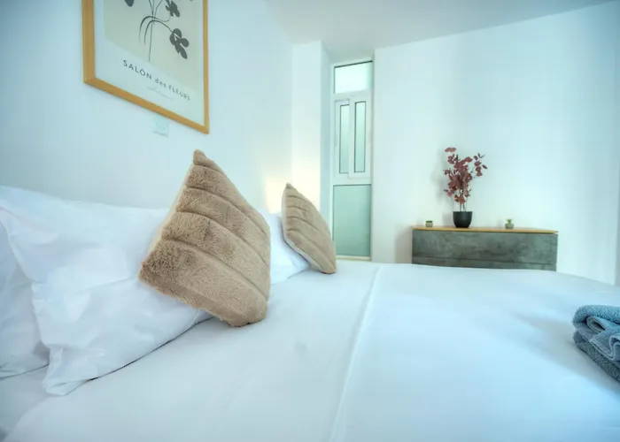 Duplex 2 Bedroom With Terrace Edag1-1